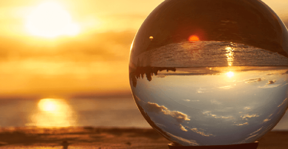 Our crystal ball: 4 trends guaranteed to impact financial services PR in 2016