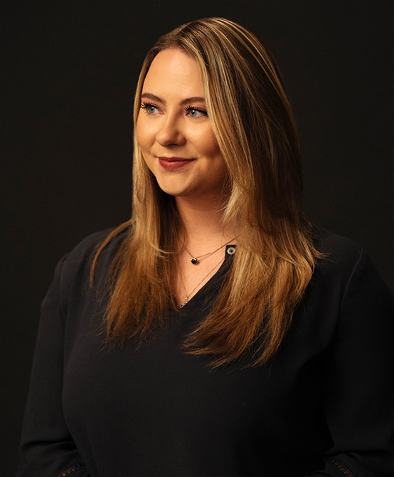 .Lexie Harkness.